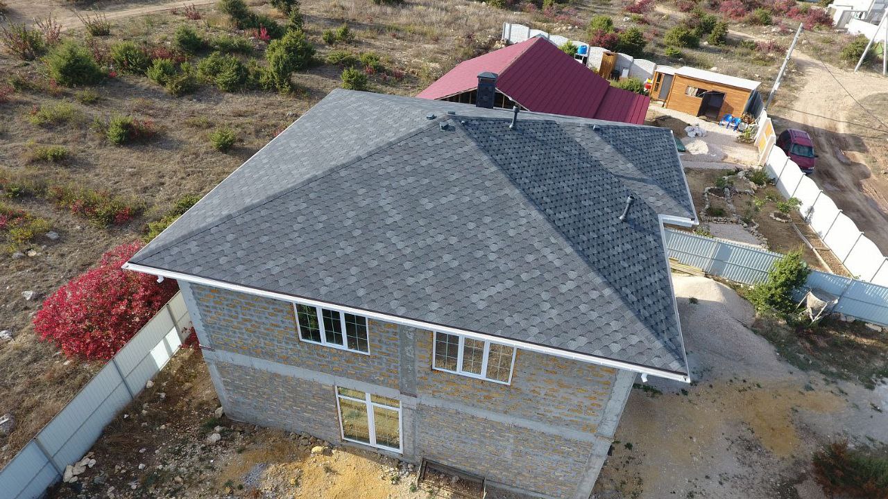 Монтаж металлочерепицы в частном доме