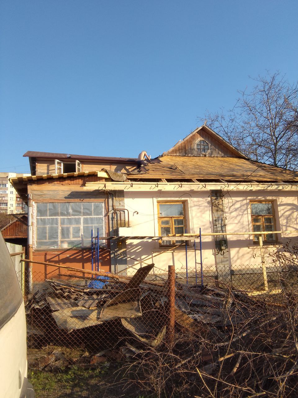 Монтаж кровли из профнастила